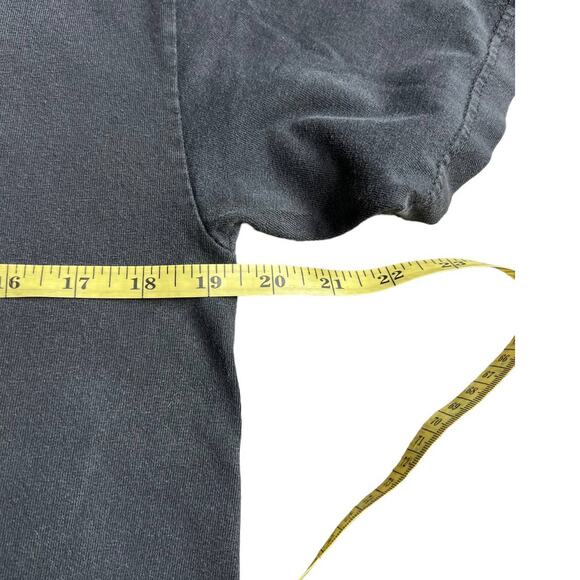 Native Art Tee "fear is an illusion" Size medium - Picture 6 of 7